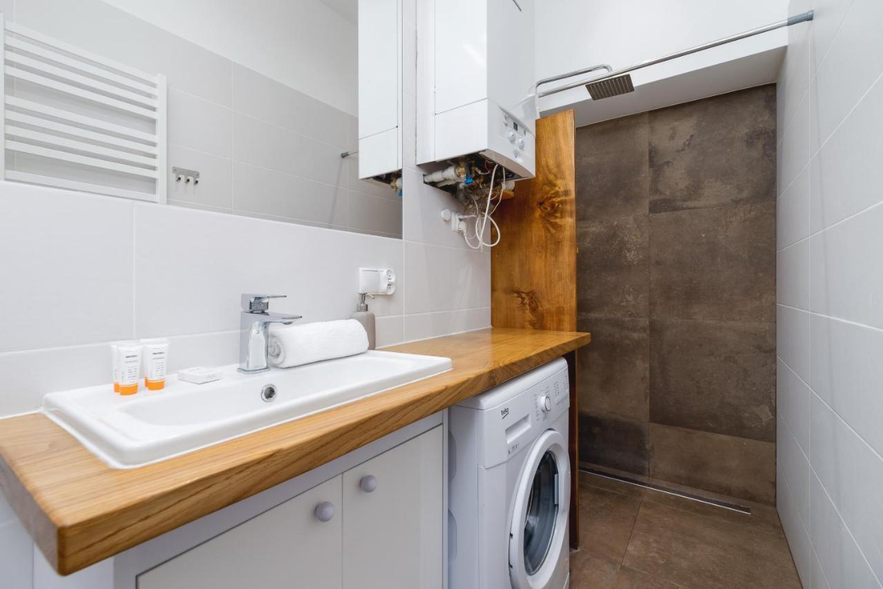 Old Town Apartments Basztowa By Renters Krakkó Kültér fotó